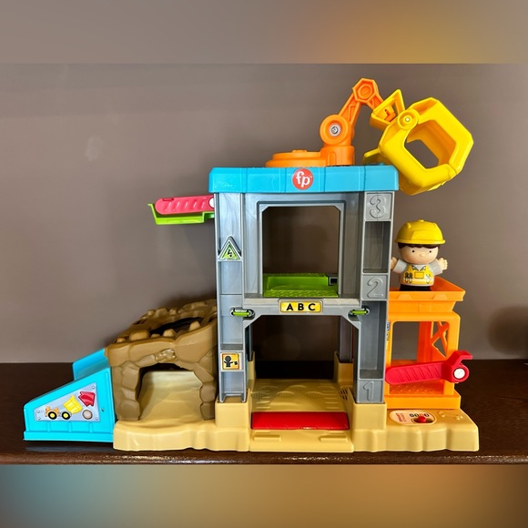 Fisher-Price Other - ✨SOLD✨Fisher Price Little People Load ‘n Learn Play Set